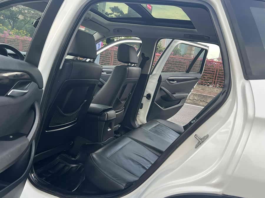 BMW X1 (Imported) 2011 imagen de coche #14