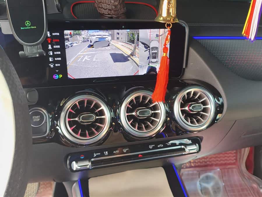 Mercedes-Benz EQA Class 2024 immagine di auto #14