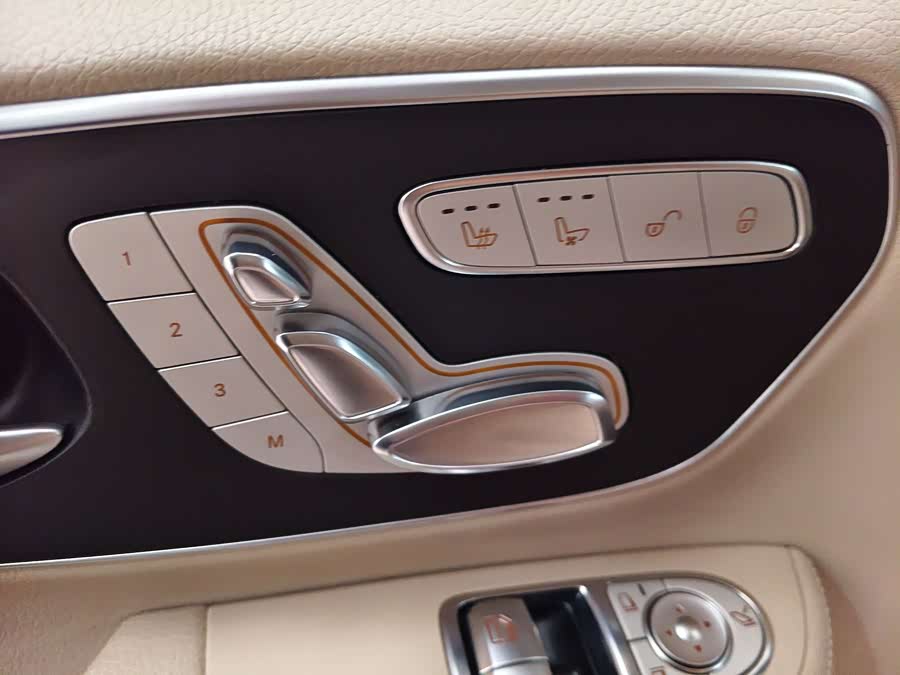 Mercedes-Benz V Class 2020 car image #14