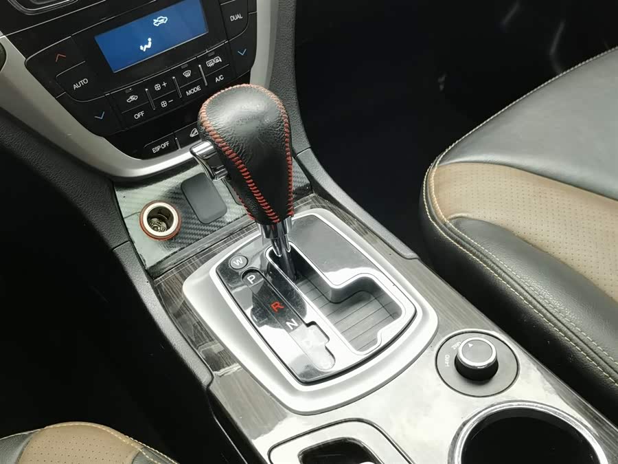 GAC Trumpchi GS5 Super 2015 imagem de carro #14