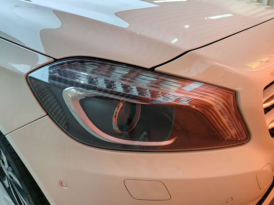 Mercedes-Benz A Class (Imported) 2014 car image #14