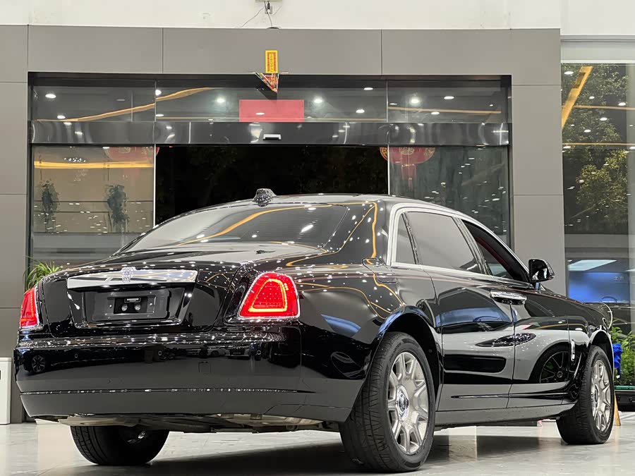 劳斯莱斯 古思特 2017 汽车图片 #14