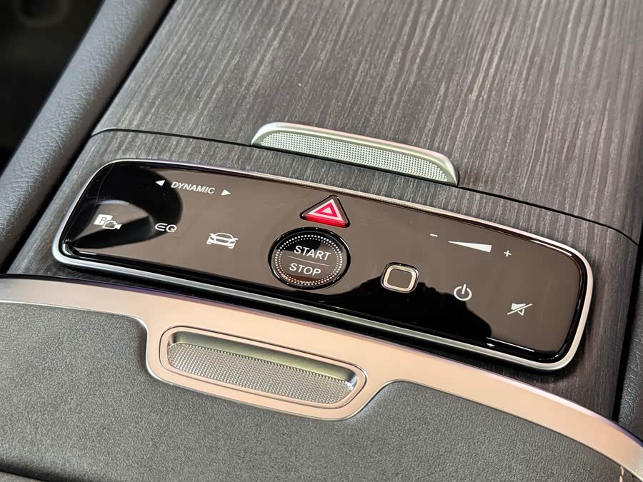 Mercedes-Benz EQS Class 2025 car image #14