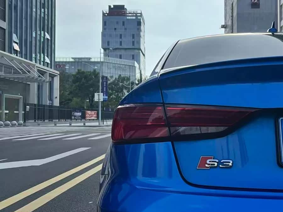 Audi S3 2018 car image #14