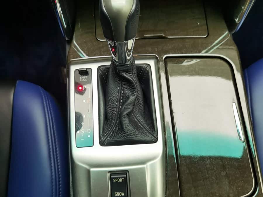 Toyota Reiz 2014 صورة سيارة #14