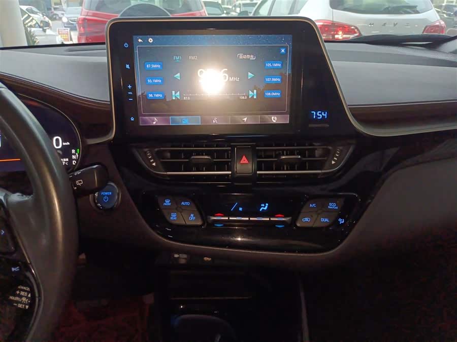 Toyota C-HR EV 2020 immagine di auto #14