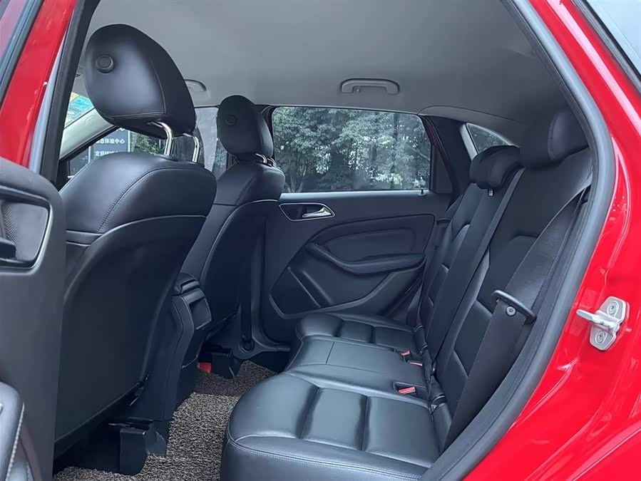 Mercedes-Benz B Class 2013 car image #14