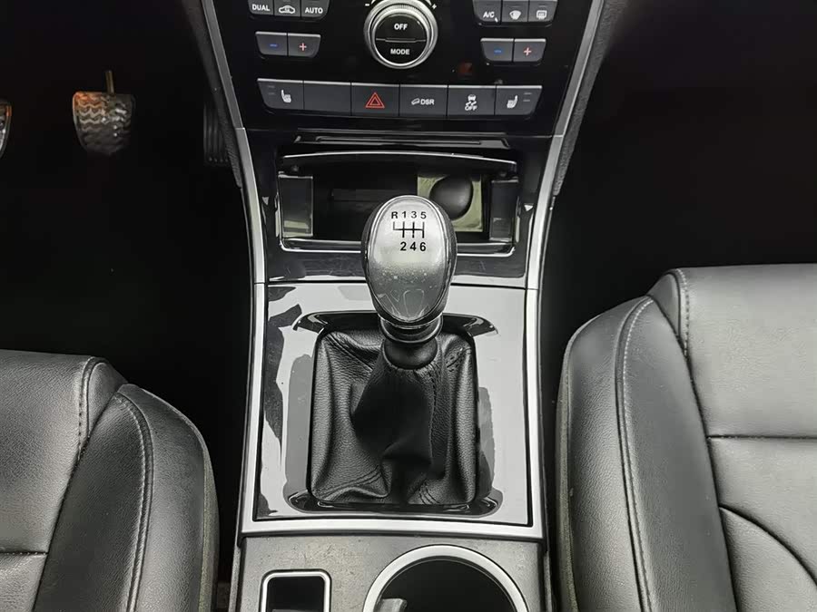 Haval H2 2017 car image #14