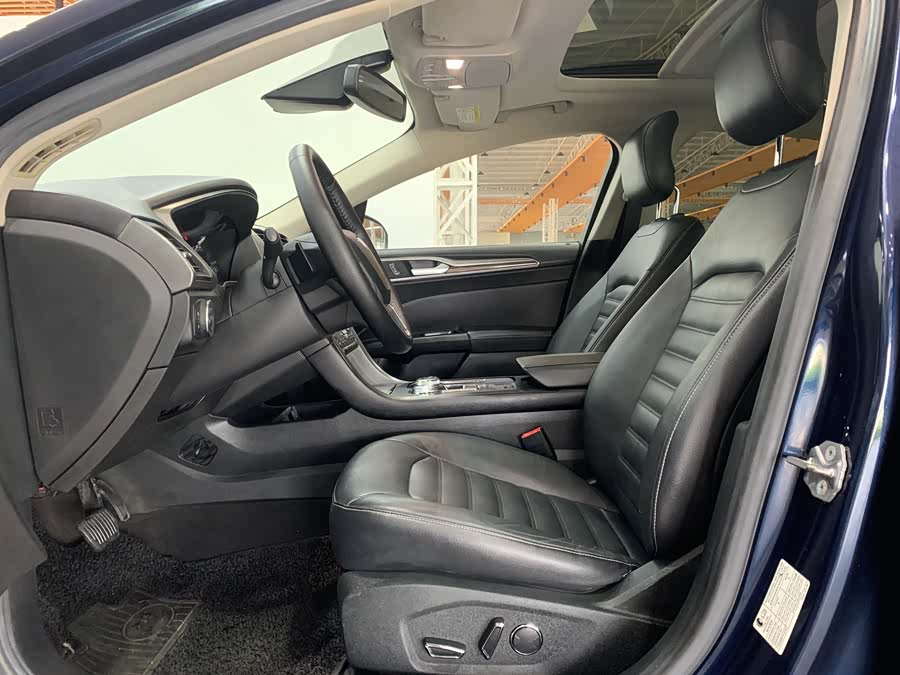 Ford Mondeo 2017 car image #14