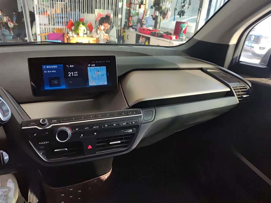 BMW i3 (Imported) 2018 #14 BMW i3 (Imported) 2018 car image #14