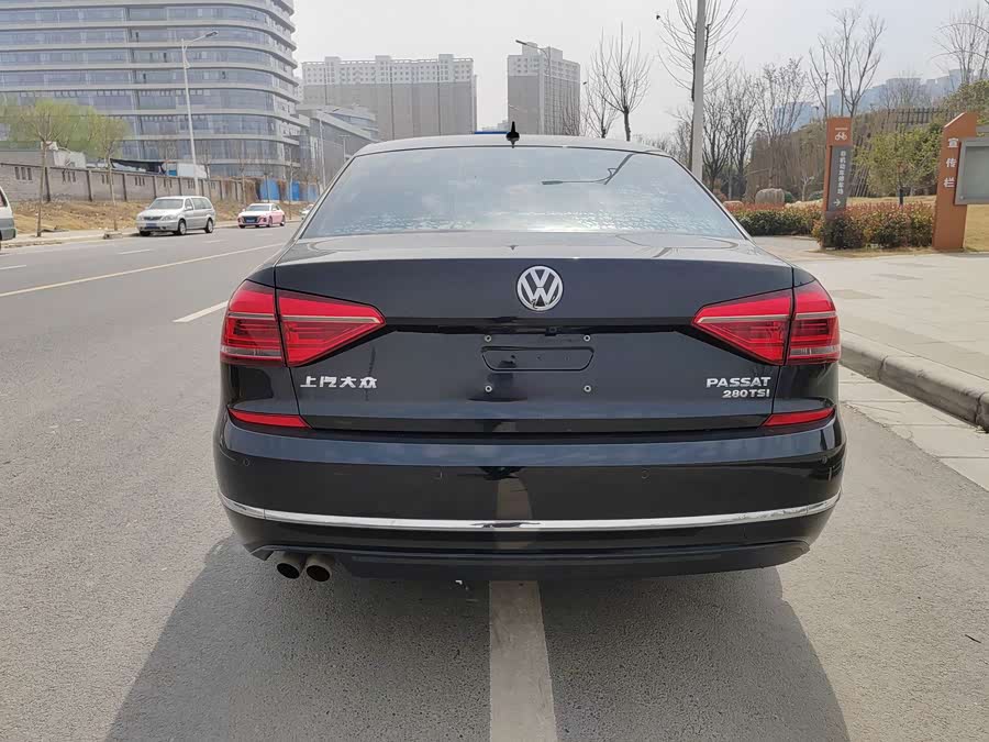 Volkswagen Passat 2018 car image #14