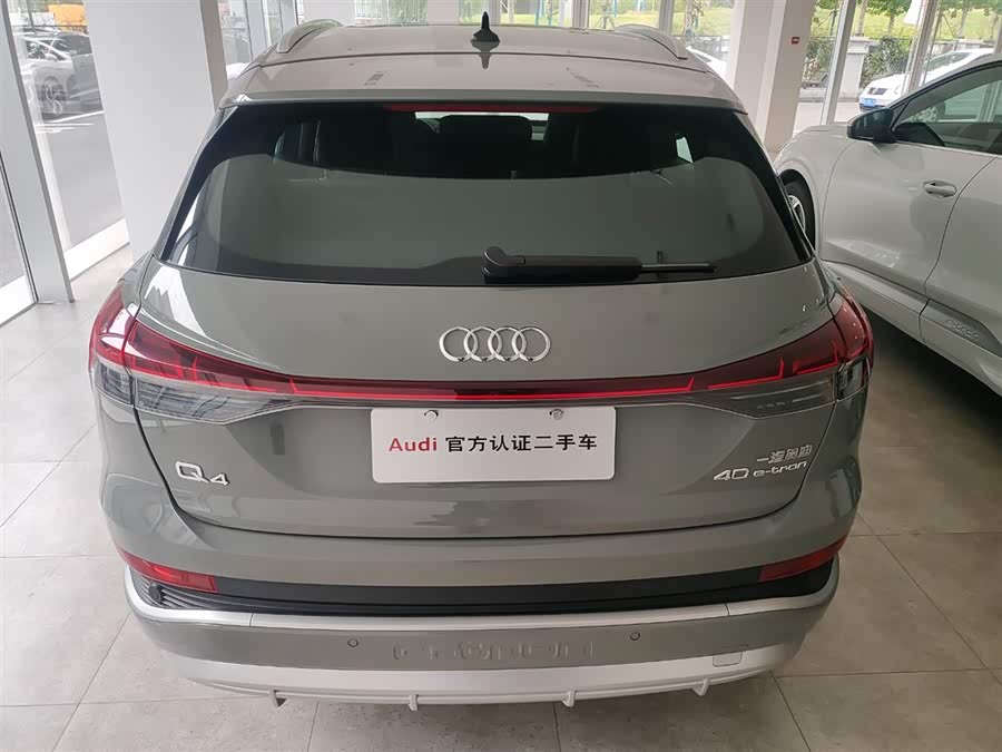 Audi Q4 e-tron 2024 صورة سيارة #14