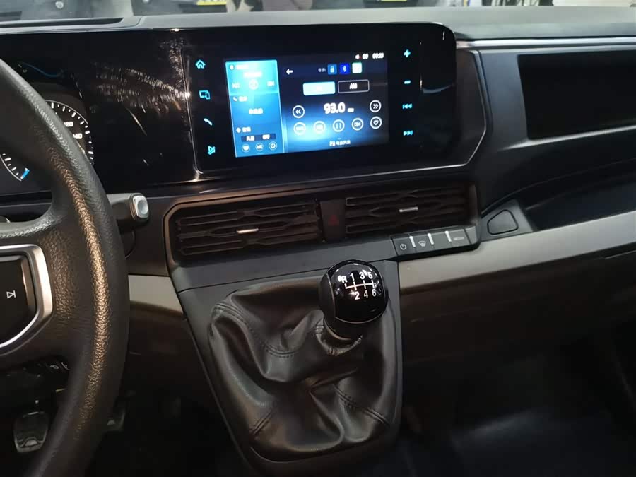 Ford Transit T8 2024 car image #14