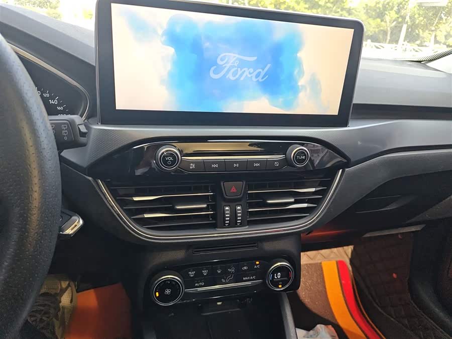 Ford Focus Active 2019 car image #14