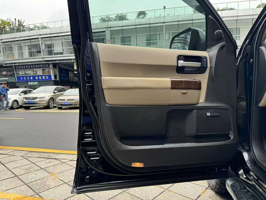 Toyota Sequoia 2010 #14 Toyota Sequoia 2010 immagine di auto #14