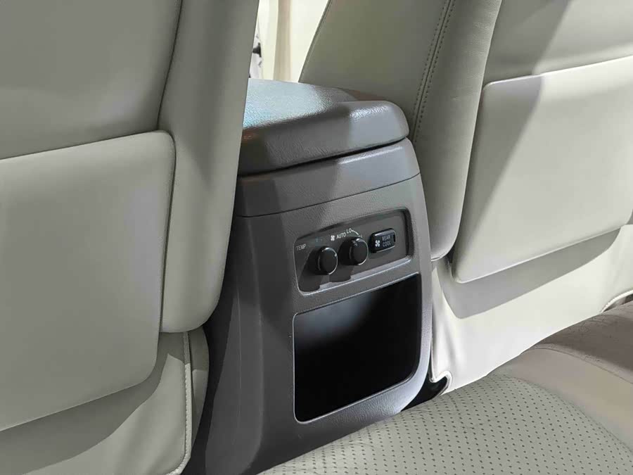 Toyota Land Cruiser Prado 2024 car image #14