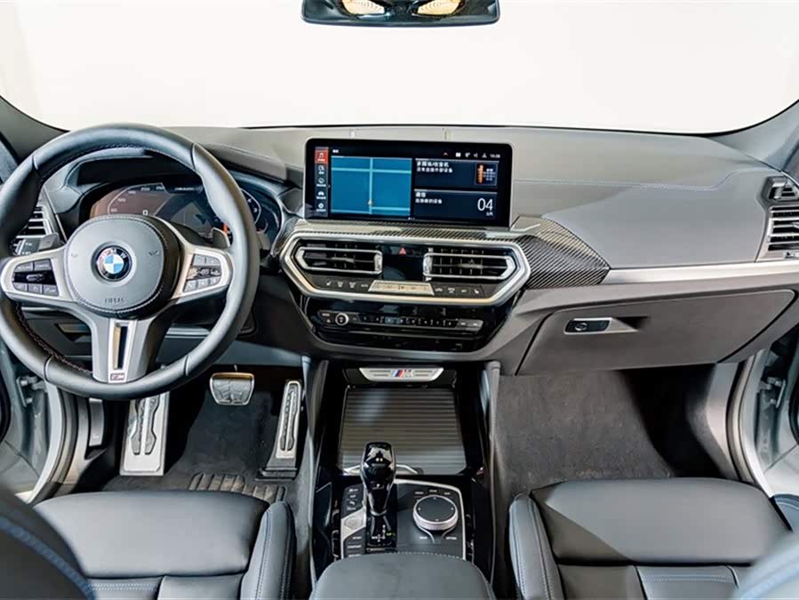 BMW X4 M40i 2024 car image #14