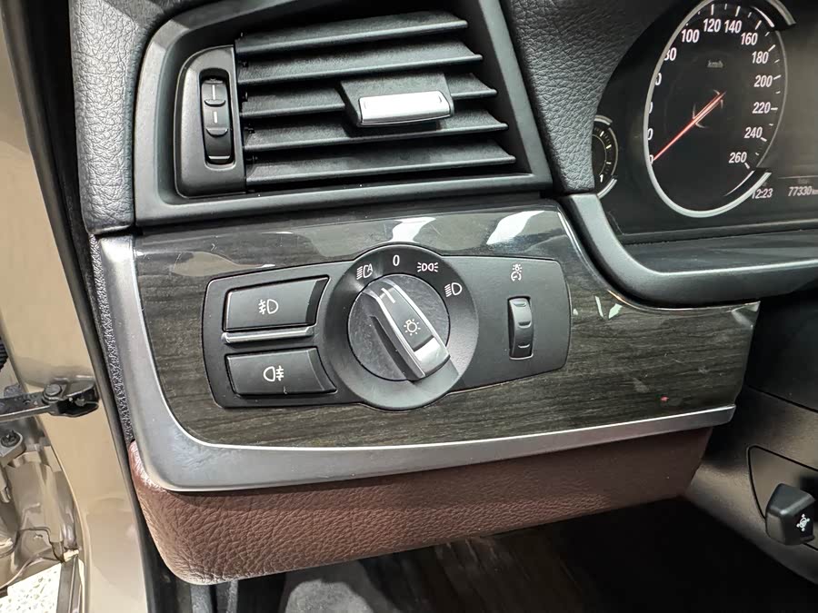 BMW 5 Series 2016 #14 BMW 5 Series 2016 car image #14