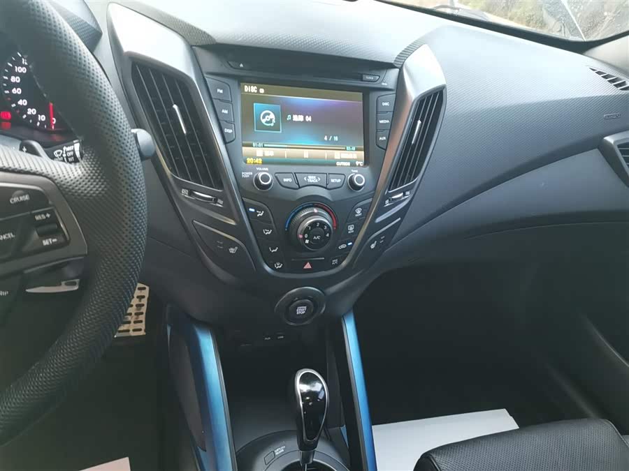 Hyundai Veloster 2015 #14 Hyundai Veloster 2015 car image #14