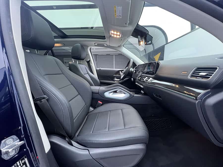 Mercedes-Benz GLE Class 2021 car image #14