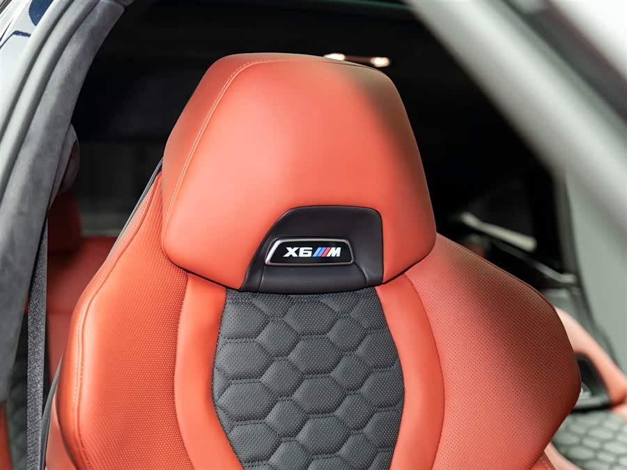 BMW X6 M 2023 #14 BMW X6 M 2023 car image #14