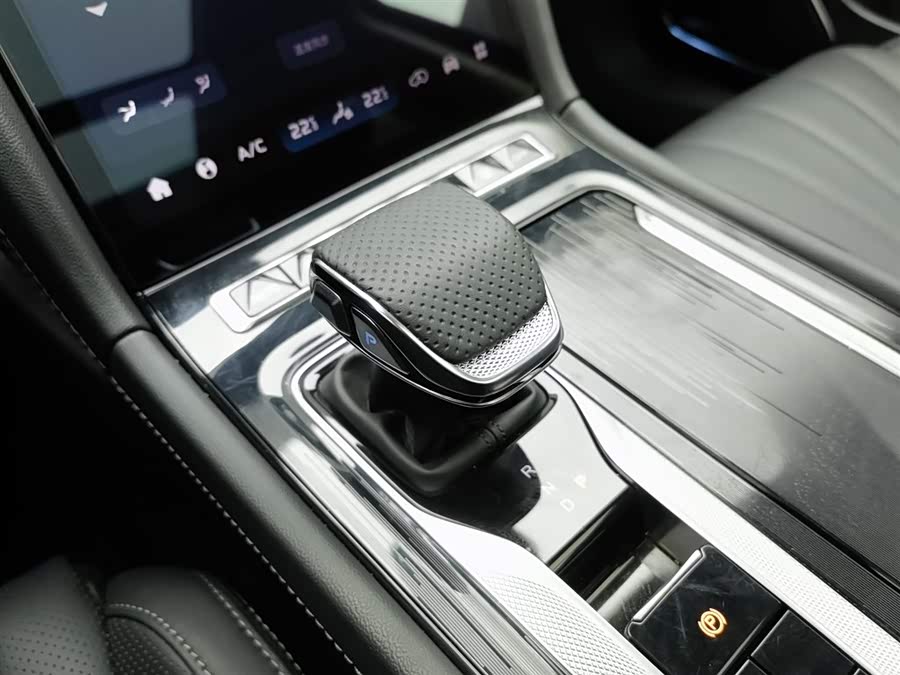 HongQi H5 PHEV 2025 car image #14