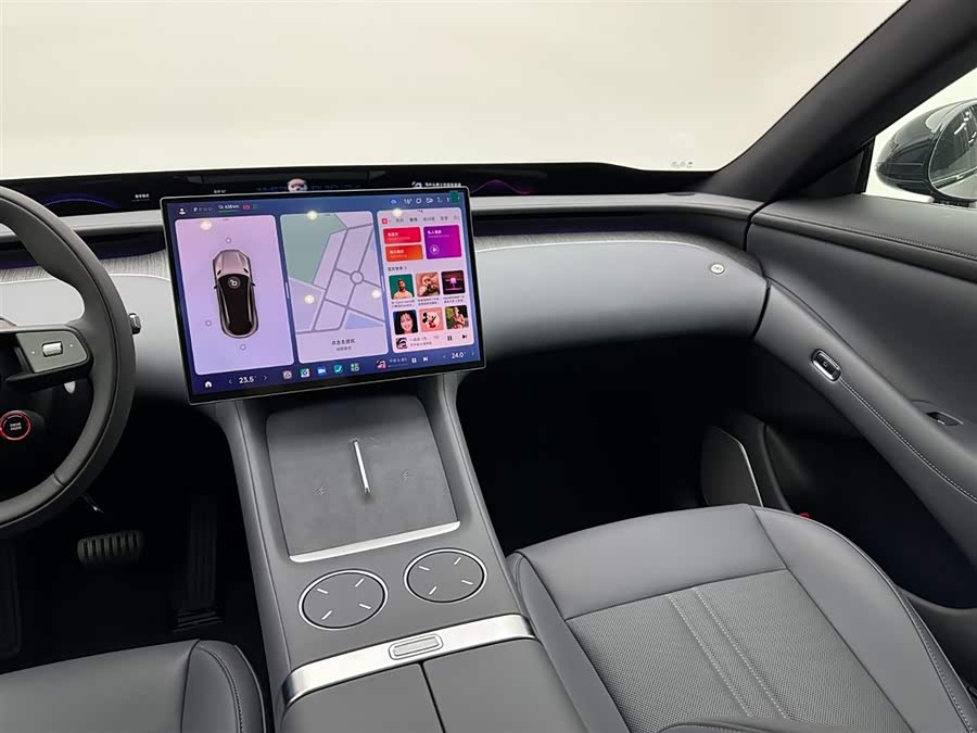 MI YU7 2025 #14 MI YU7 2025 car image #14