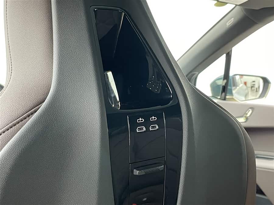 BMW iX 2025 #14 BMW iX 2025 car image #14