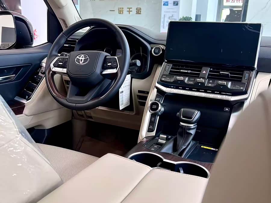 Toyota car image #14