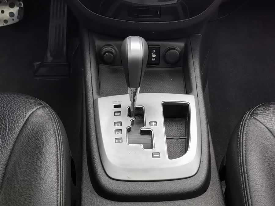 Hyundai Santa Fe Classic 2010 car image #14