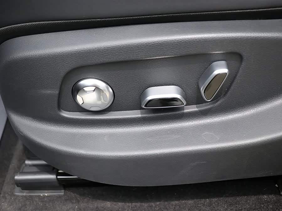 HongQi HS7 PHEV 2025 #14 HongQi HS7 PHEV 2025 car image #14