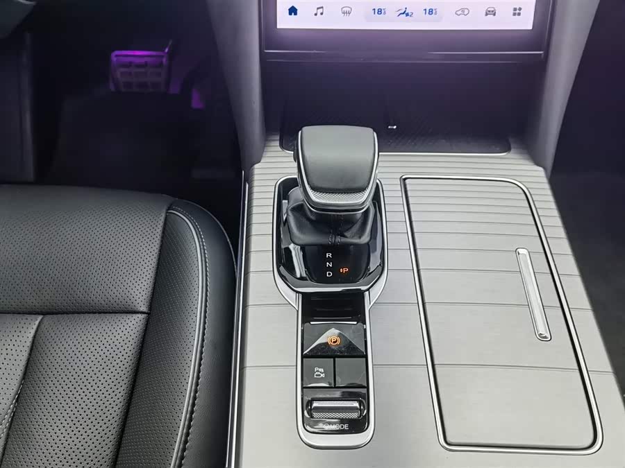 HongQi HS7 PHEV 2025 #14 HongQi HS7 PHEV 2025 car image #14