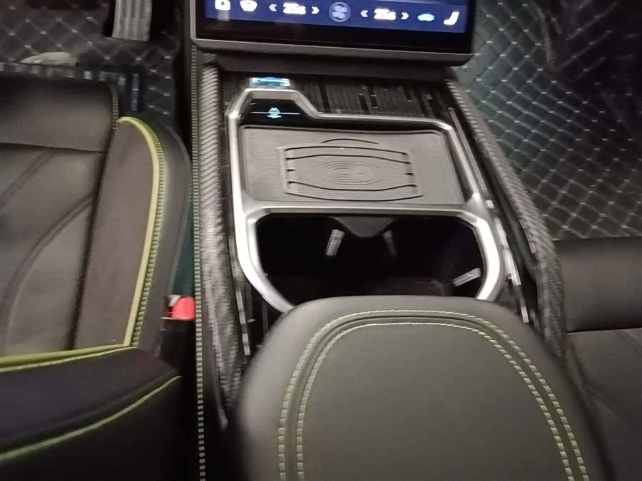 哪吒汽车 哪吒GT 2024 汽车图片 #14