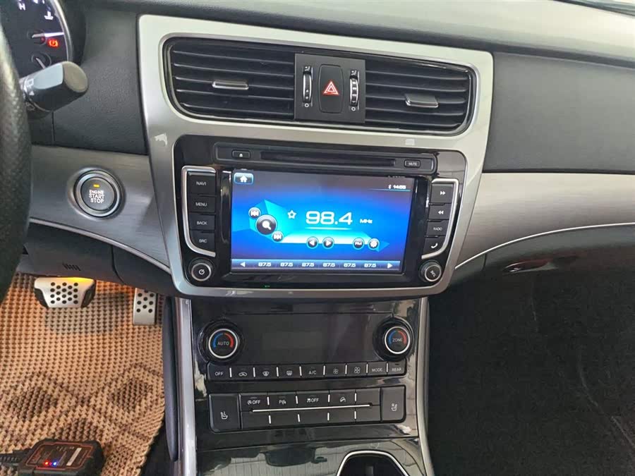 Haval H8 2017 car image #14