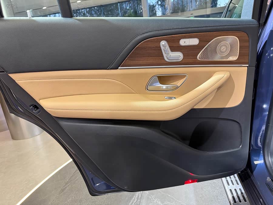 Mercedes-Benz GLS Class 2023 #14 Mercedes-Benz GLS Class 2023 car image #14