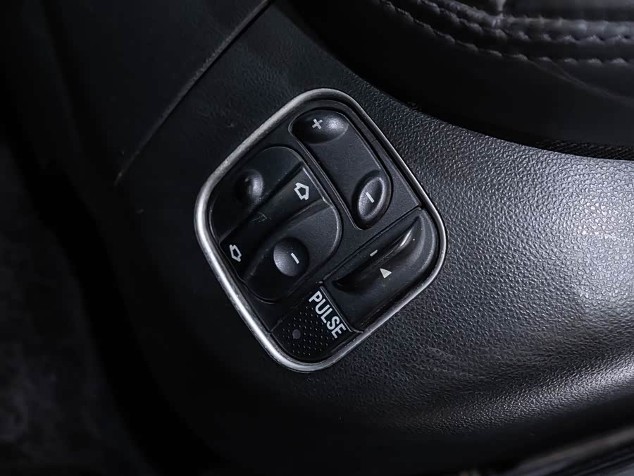 Mercedes-Benz SL AMG 2012 car image #14