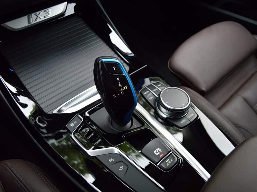 BMW iX3 2022 car image #14