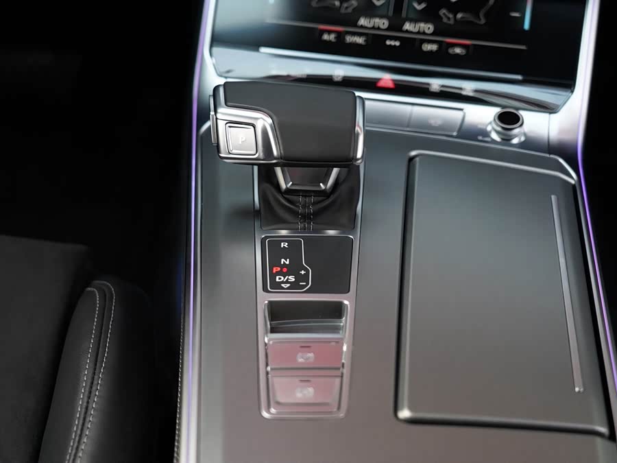 Audi A7L 2024 #14 Audi A7L 2024 car image #14