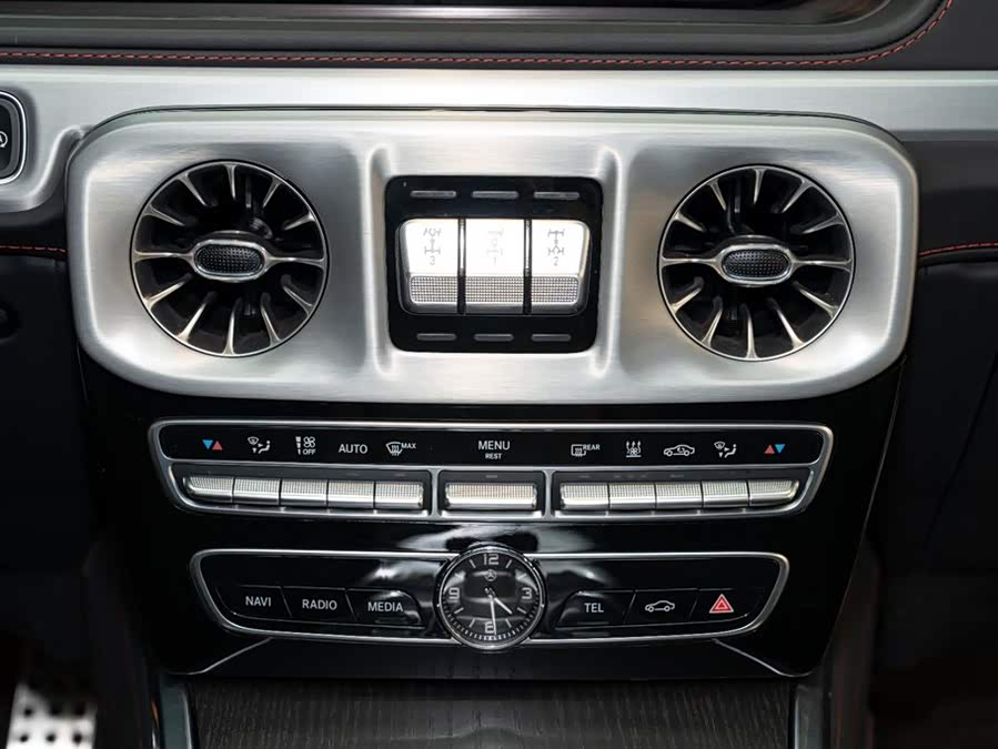 Mercedes-Benz 2024 car image #14