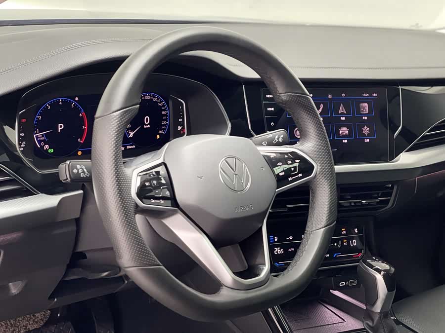 Volkswagen Passat 2022 car image #14