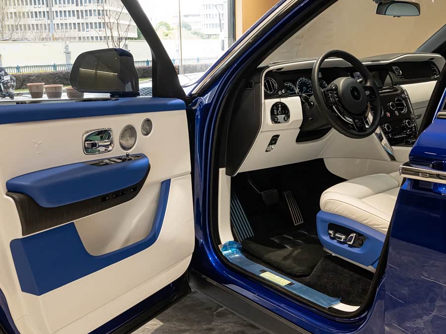 Rolls-Royce Cullinan 2020 car image #14