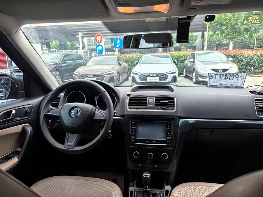 Skoda Yeti 2016 car image #14