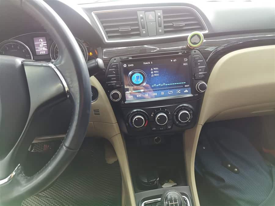 Suzuki Ciaz 2014 изображение автомобиля #14