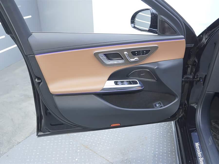 Mercedes-Benz E Class New Energy 2025 car image #14