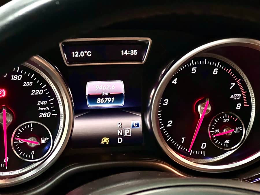 Mercedes-Benz GLS Class 2018 car image #14