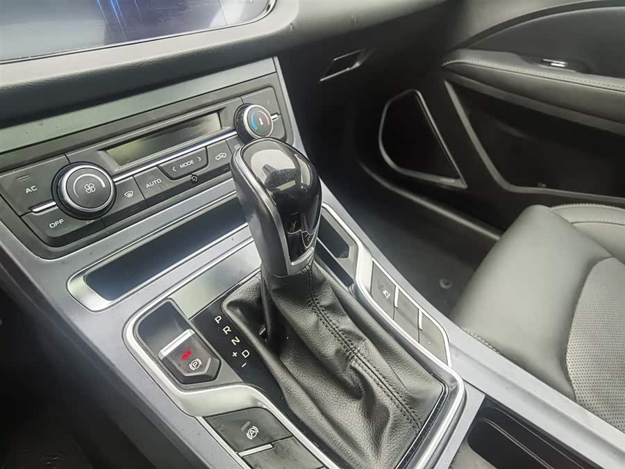 GEELY 2023 car image #14