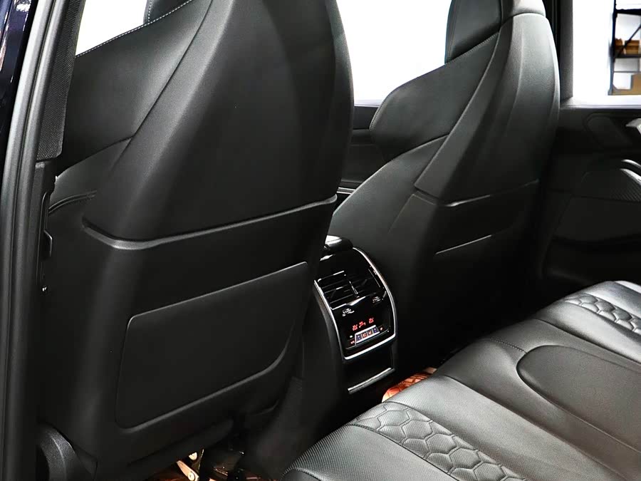 BMW X5 M 2022 car image #14