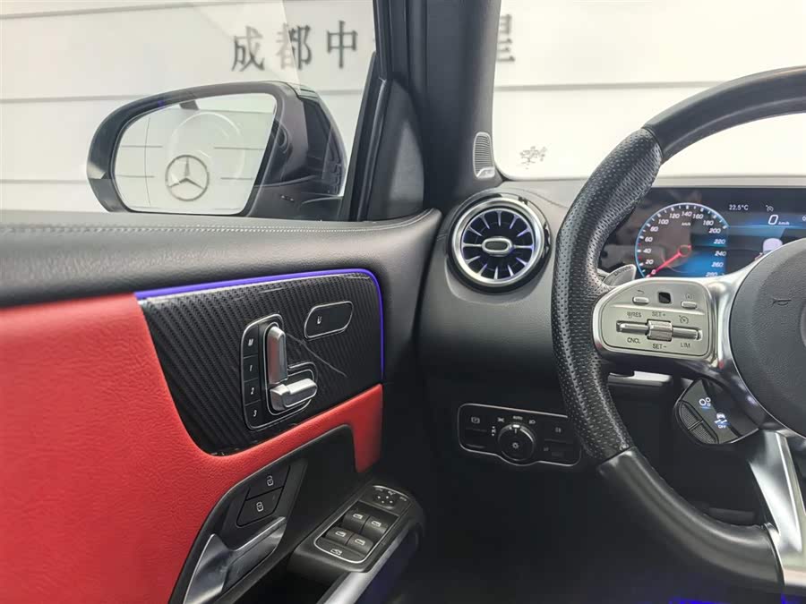 Mercedes-Benz GLB AMG 2021 immagine di auto #14