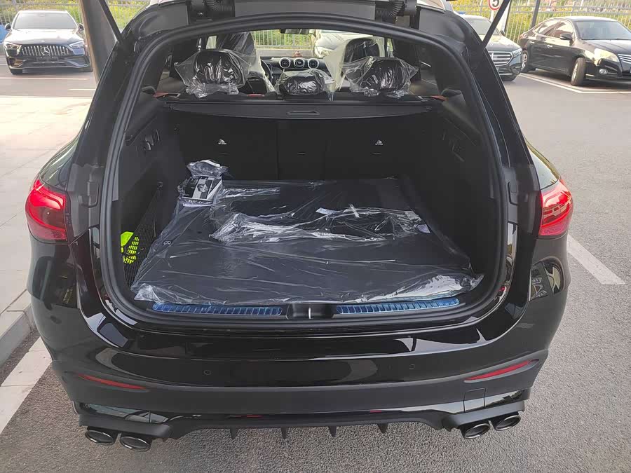 Mercedes-Benz GLC AMG 2025 imagem de carro #14