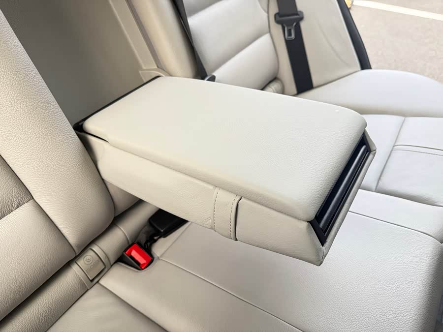 Mercedes-Benz GLK Class (Imported) 2010 car image #14